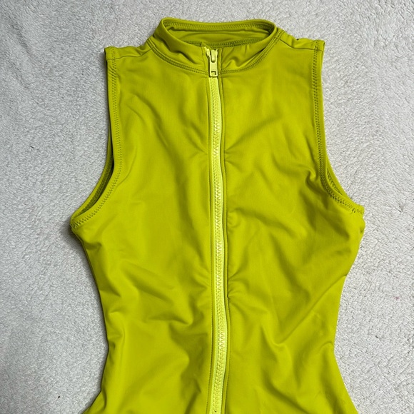 NWT! SKIMS Signature Swim Sport Zip Front Sleeveless One Piece neon citrus XXS - Picture 3 of 8